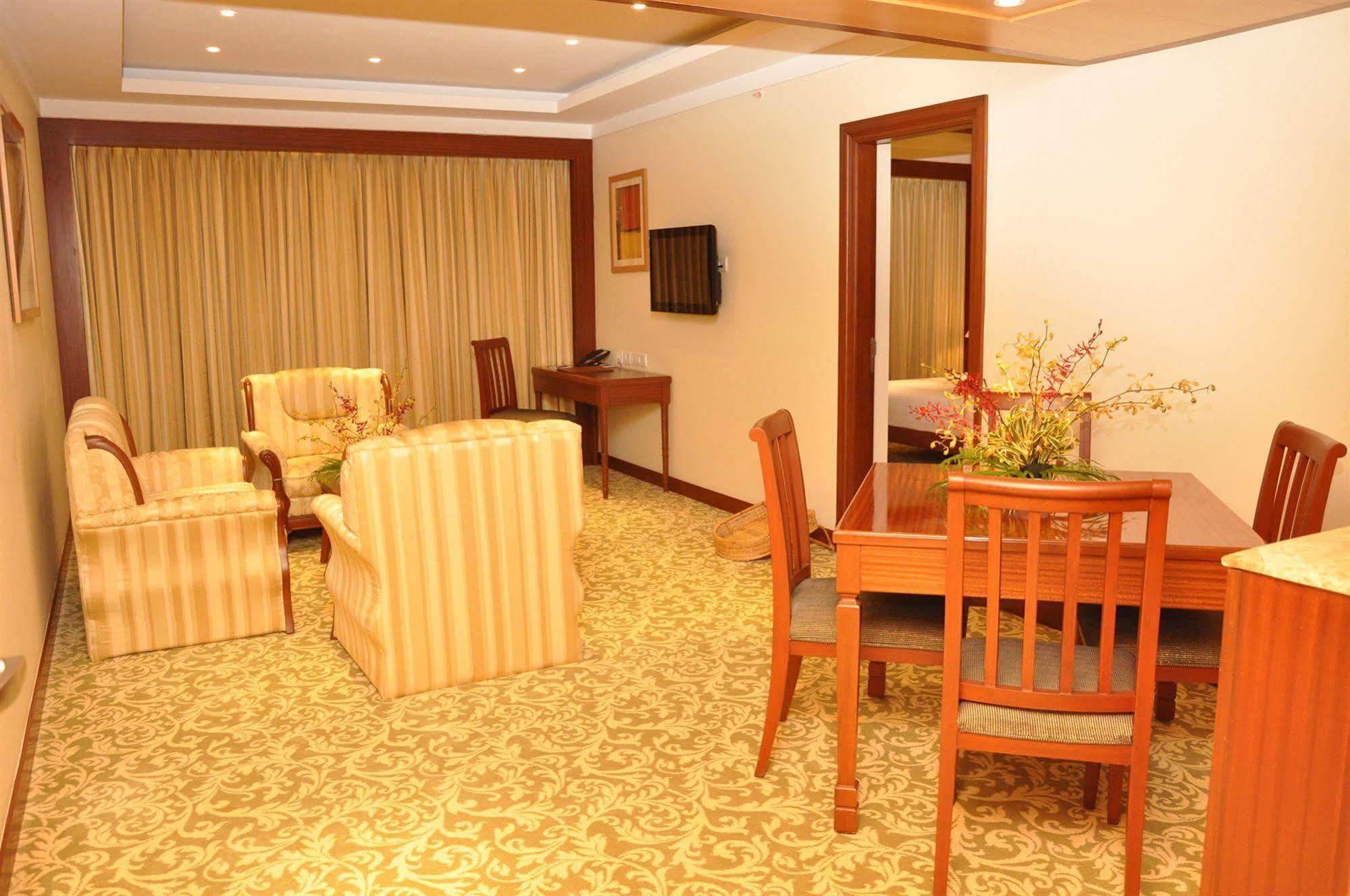 Accord Puducherry Extérieur photo