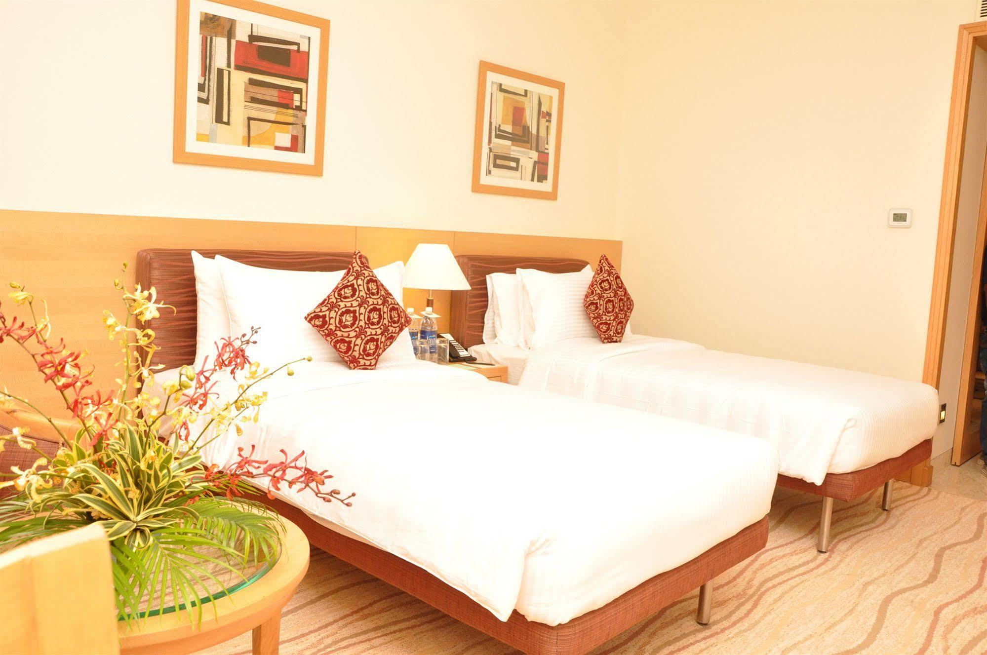 Accord Puducherry Extérieur photo